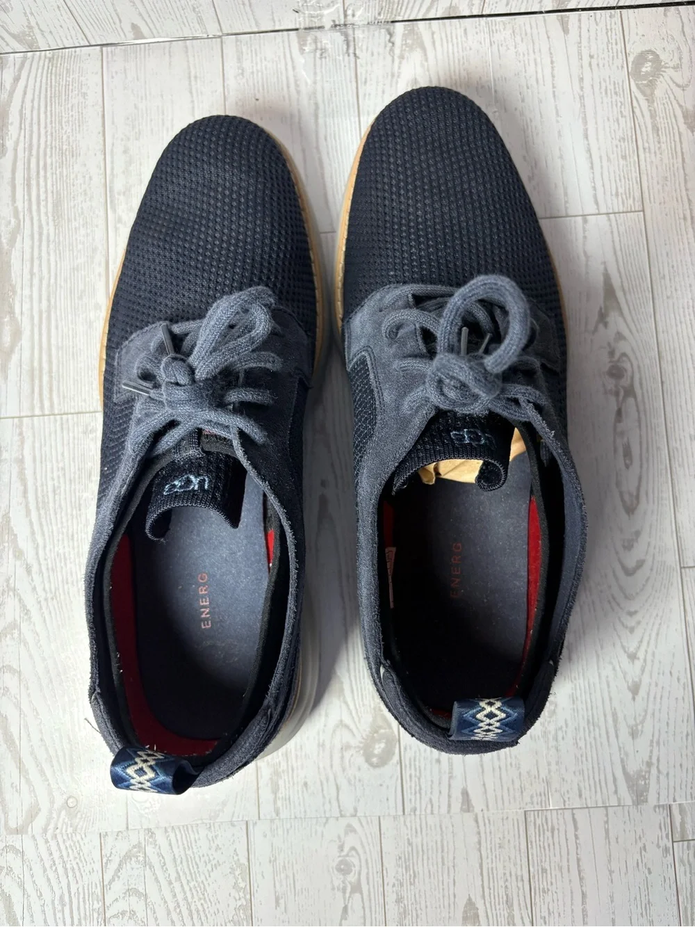 UGG Men's Navy blue Knit Lace-Up Sneakers with grey Trim Mens 9.5